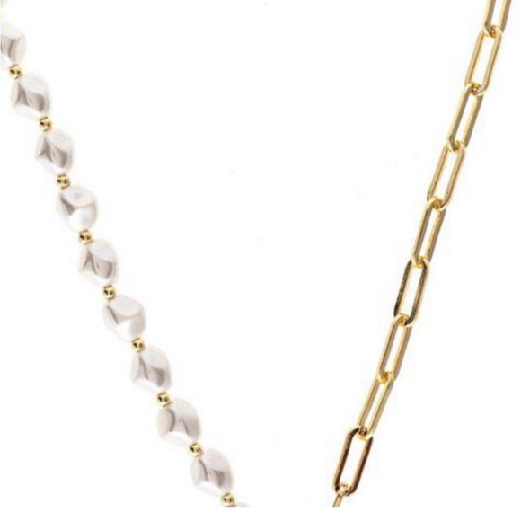 Rivka Friedman
Half Pearl + Half Paperclip Chain
Necklace with Clover Charm - Picture 3 of 4